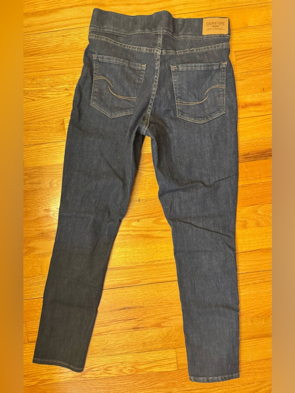 Levi Strauss Signature Gold Women's Totally Shaping Ultimate Pull-on Skinny Jean